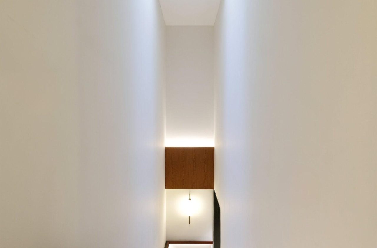 Mass Image Compressor Compressed this image. https://sourceforge.net/projects/icompress/ with Quality:86